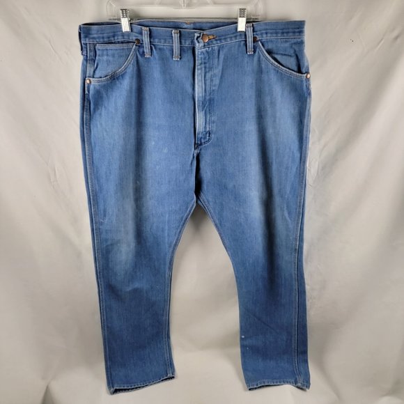 Vintage Wrangler Jeans Mens 42x32 Blue Medium Wash Denim 910 Straight Patch USA - Picture 2 of 11